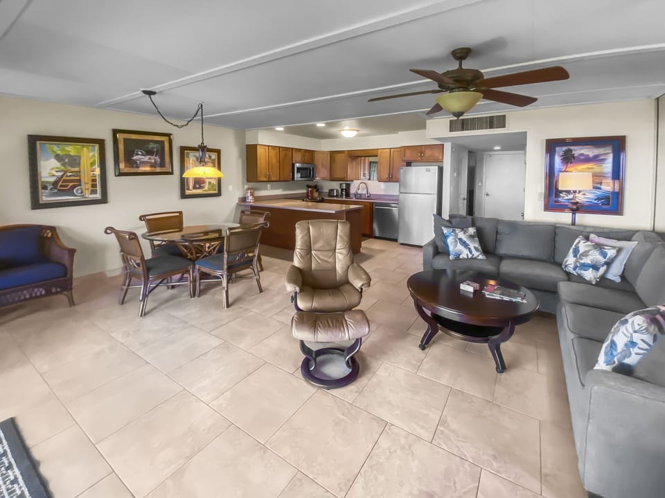 Condo, 1 Bedroom | Living area