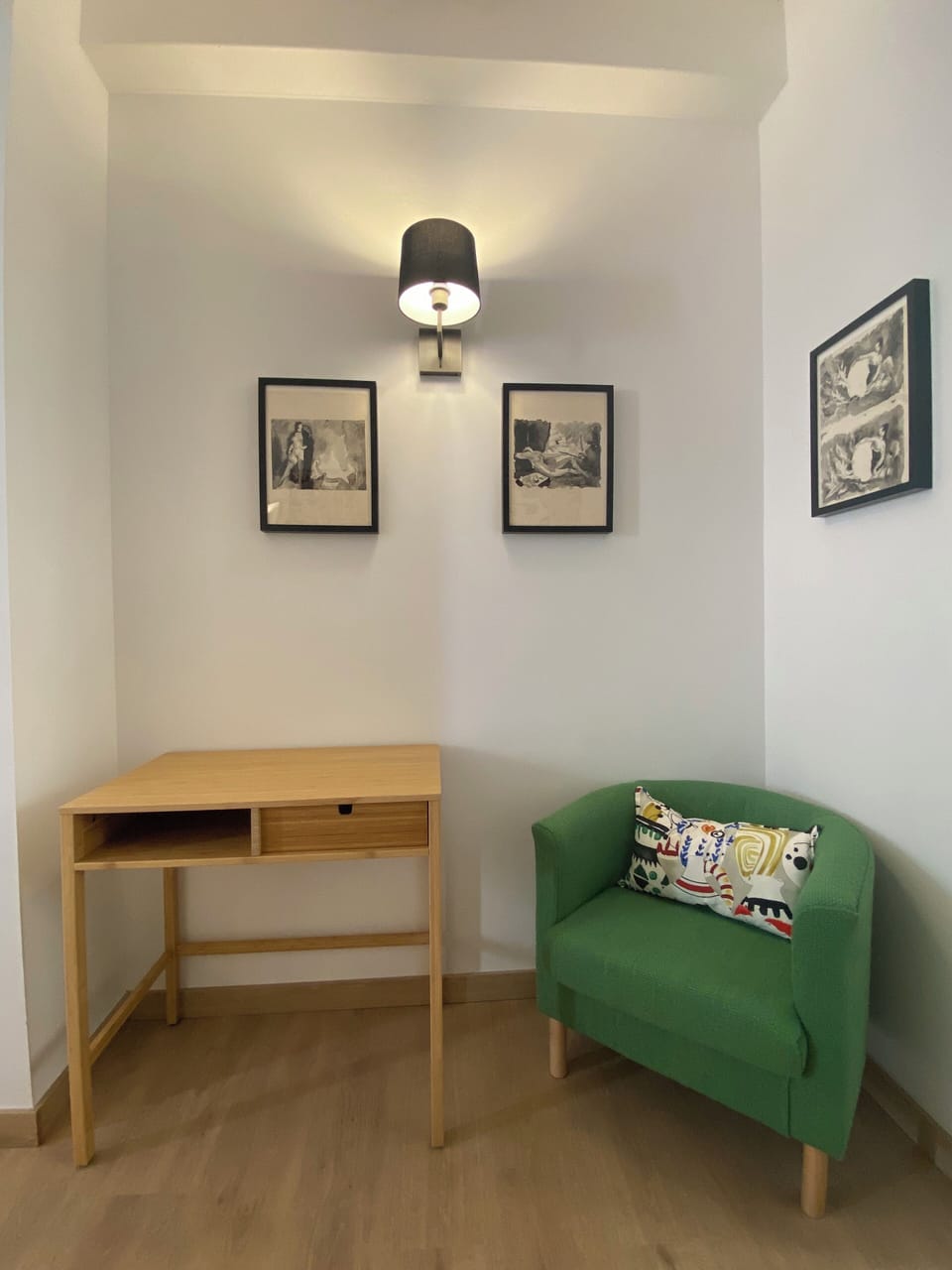 Gallery Room | In-room safe, soundproofing, WiFi (free), bed sheets