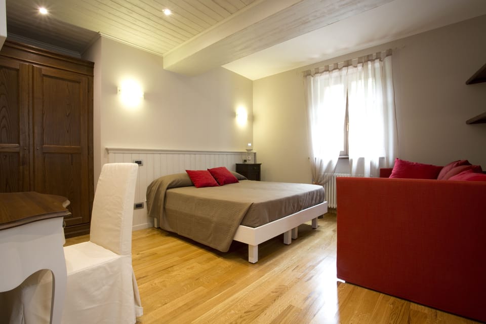 Premium bedding, desk, free WiFi, bed sheets