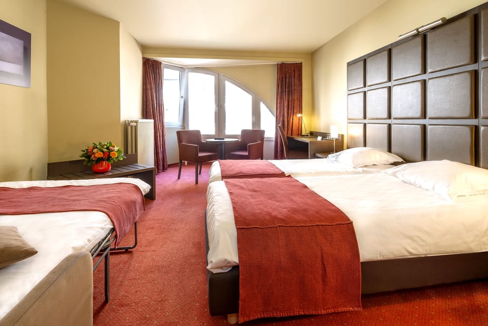 Superior Twin Room | Down comforters, in-room safe, desk, cribs/infant beds