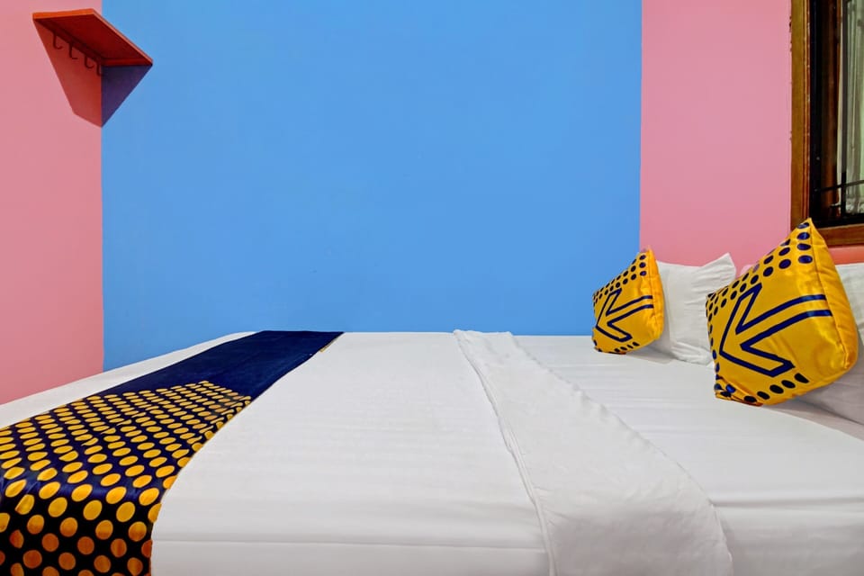 Basic Double Room | Free WiFi, bed sheets