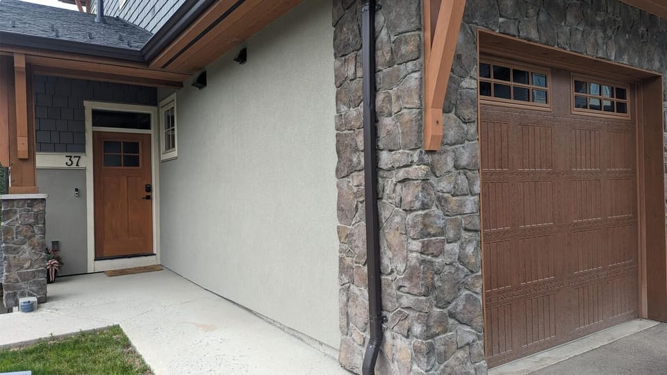 Condo, 2 Bedrooms | Exterior