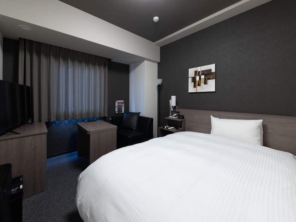 Comfort Single Room, Non Smoking | Desk, iron/ironing board (on request), WiFi (free), bed sheets