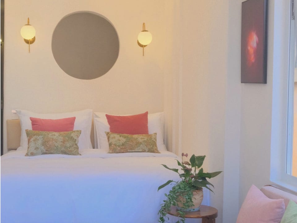 Comfort Room | 1 bedroom, premium bedding, free minibar items, desk