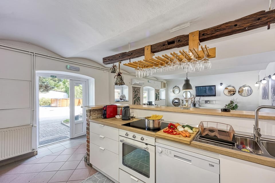 Family House, 6 Bedrooms, Sauna (Wellness Estate Hedonia Near) | Private kitchen