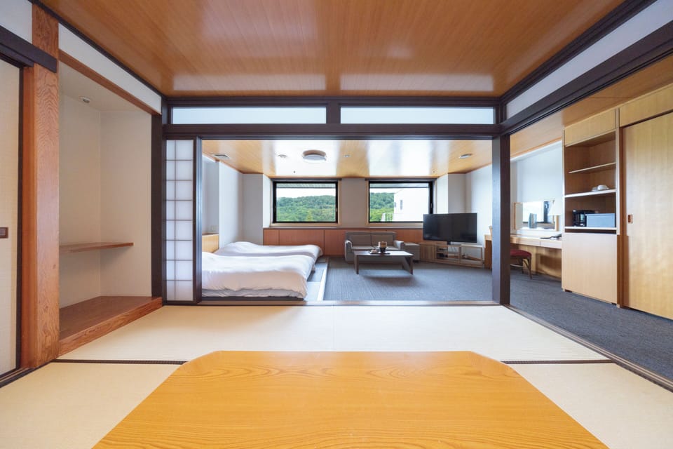 Deluxe Japanese and Western Combo, Non Smoking | Down comforters, in-room safe, iron/ironing board (on request)
