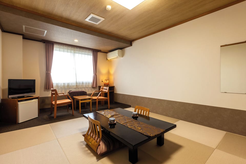 Standard Japanese Room 8 Tatami (City side) | Desk, free WiFi, bed sheets