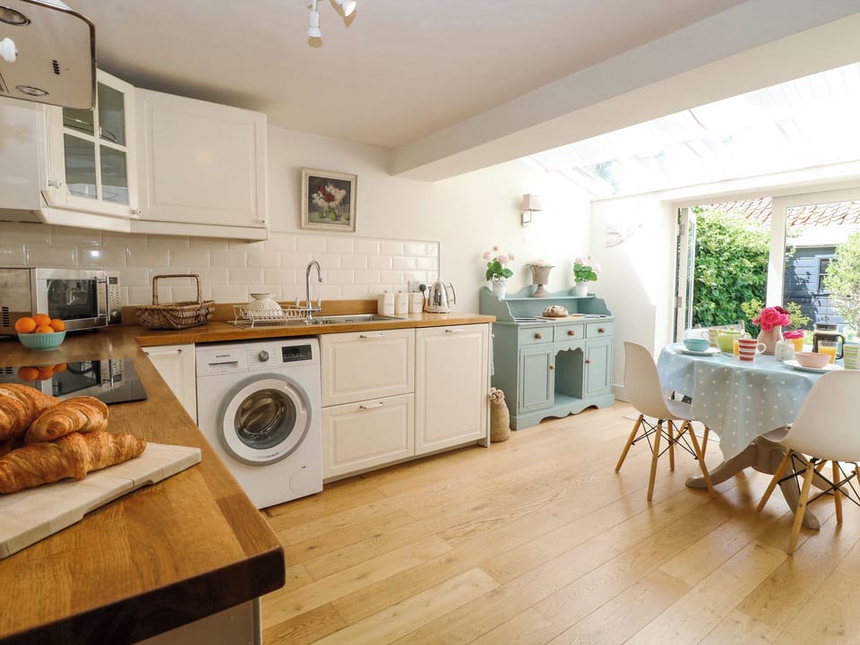 Cottage | Interior