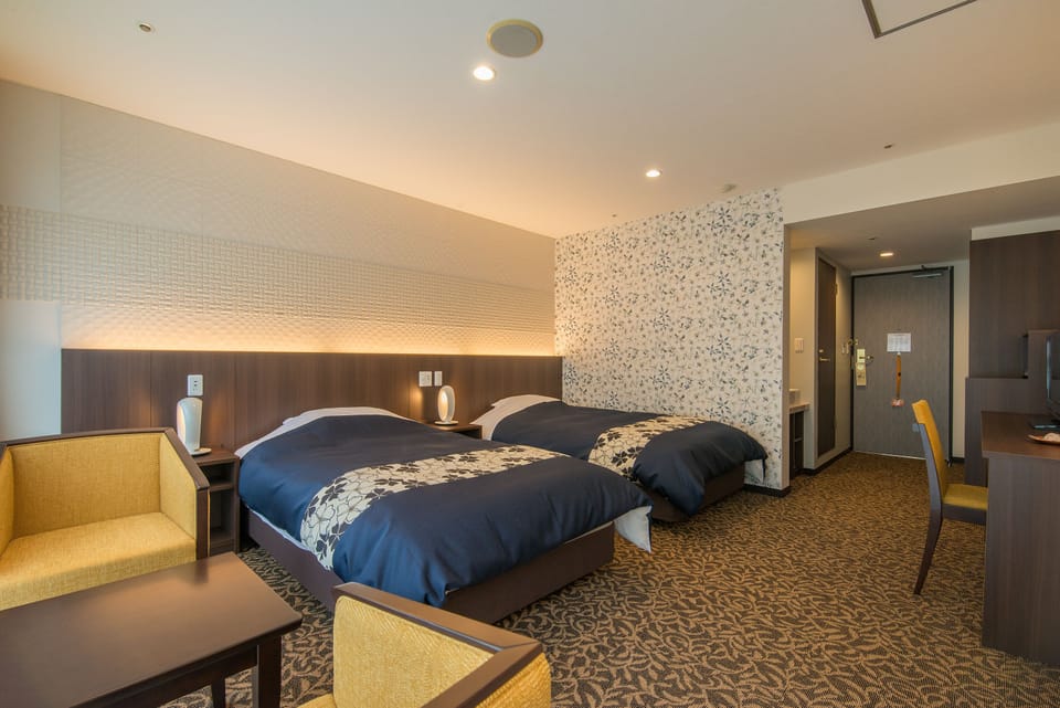 Twin Room with Shower | Premium bedding, in-room safe, desk, blackout drapes