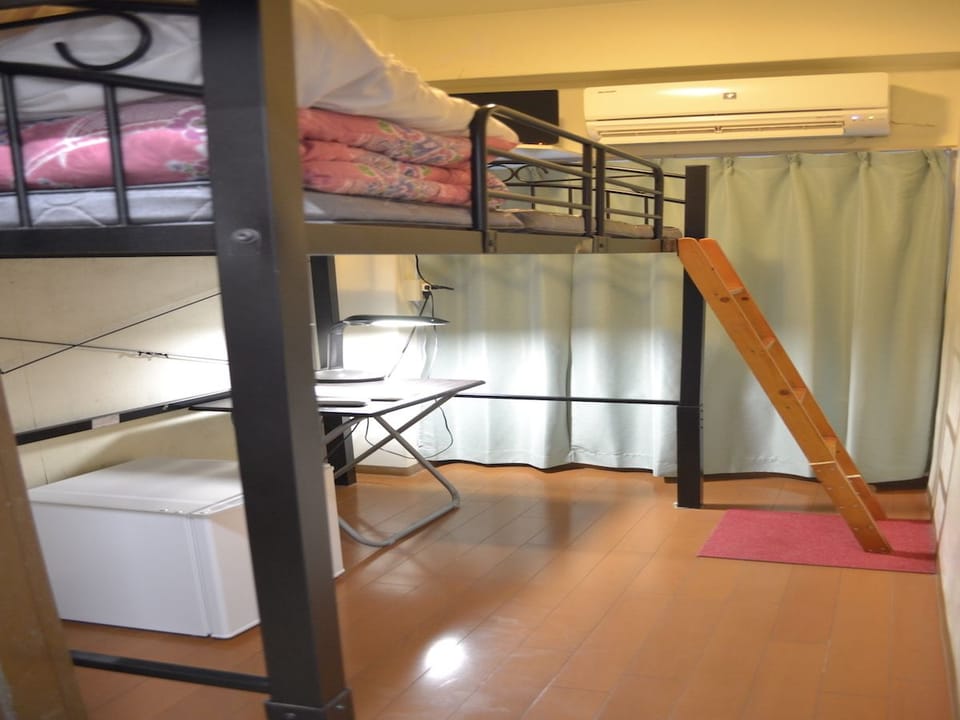 Basic Single Room, 1 Twin Bed | Desk, free WiFi