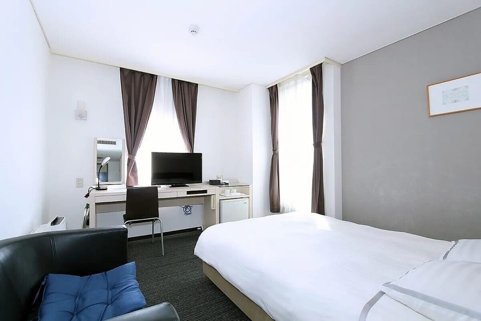 Shower, free toiletries, hair dryer, electronic bidet