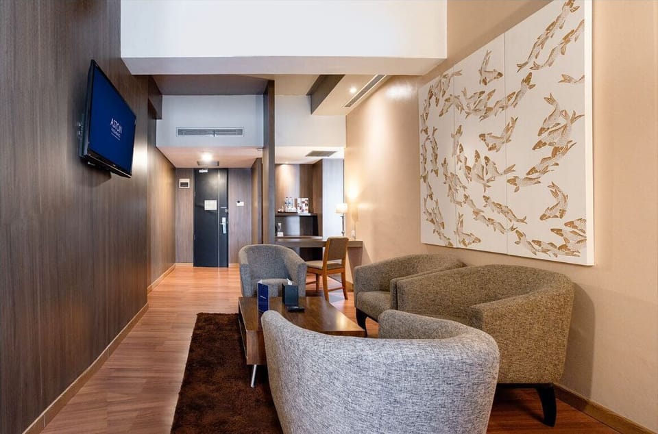 ASTON Suite | Minibar, in-room safe, desk, WiFi (free)