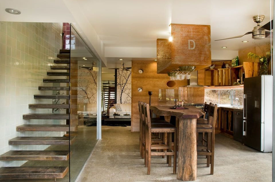 Penthouse Luxury 3 bedroom and 2 Bathroom Eco Apartment (Large Apartment + Kitchen)  | Private kitchenette | Fridge, microwave, coffee/tea maker, electric kettle
