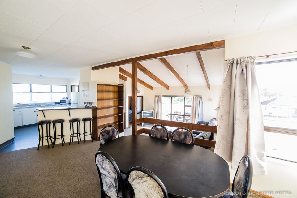Three Bedroom Motel & Deck  | Living area