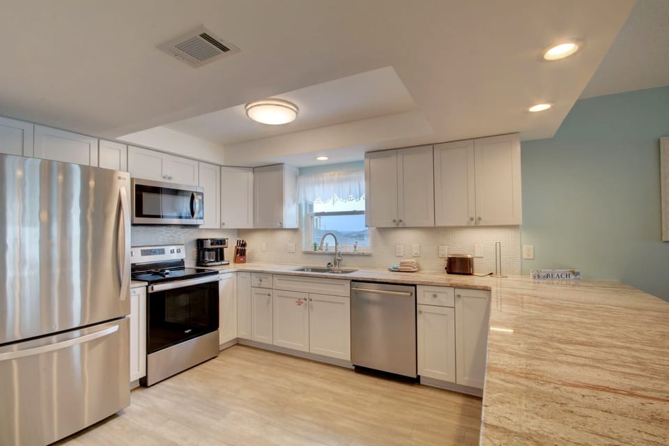 Condo, 2 Bedrooms | Private kitchen | Coffee/tea maker, fridge, oven, toaster