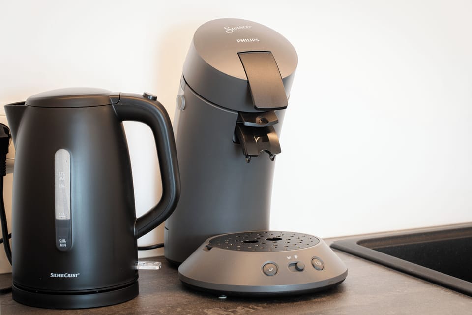 Premium Apartment, 1 Bedroom, Non Smoking, Courtyard View | Private kitchen | Coffee/tea maker, electric kettle