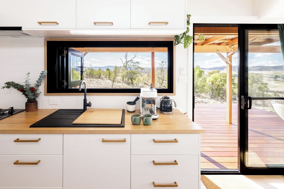 Panoramic Cabin | Private kitchen | Fridge, microwave, oven, stovetop