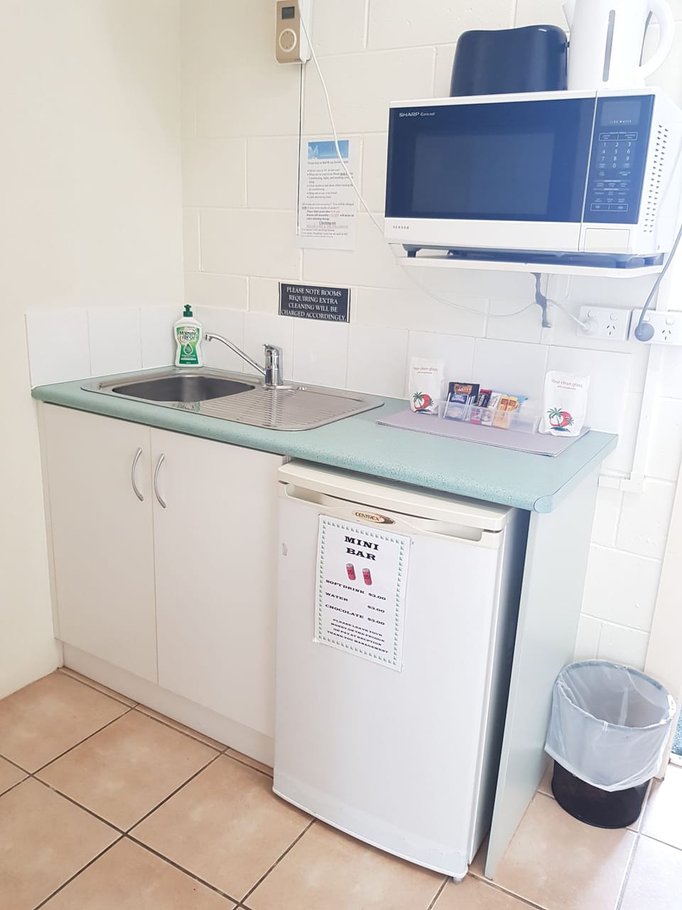 1 Bedroom - King Bed (No Pets) | Private kitchenette | Fridge, microwave