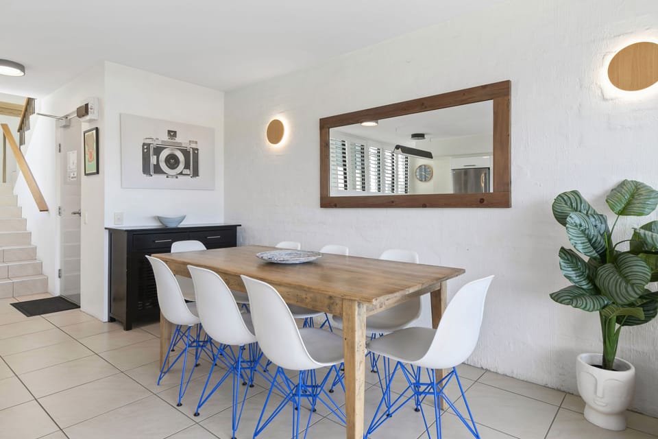 Palm View Deluxe Apartment 3 Bedroom | In-room dining