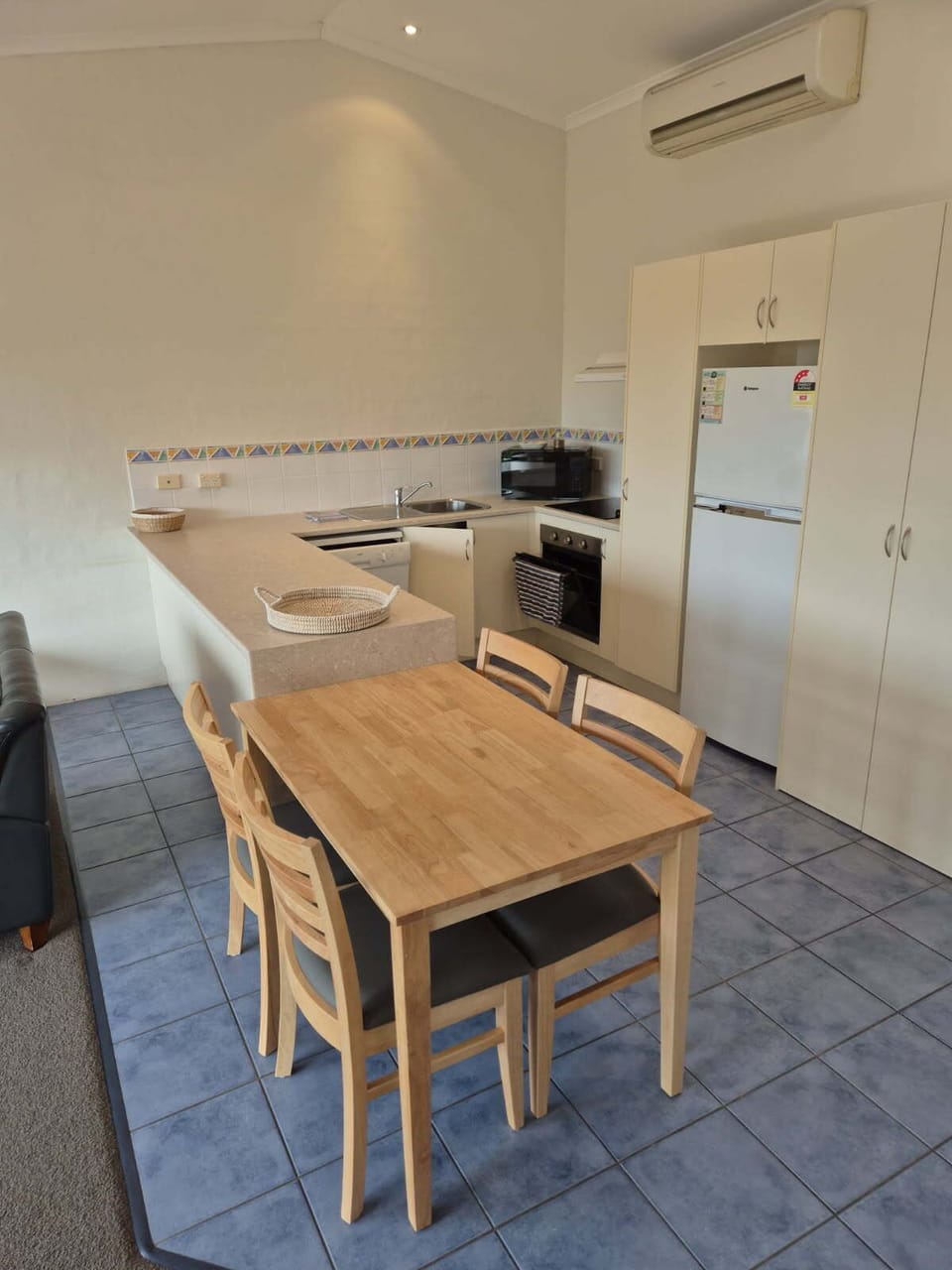 Apartment 4: Upstairs - 2 Bedrooms | Private kitchen | Fridge, microwave, oven, stovetop