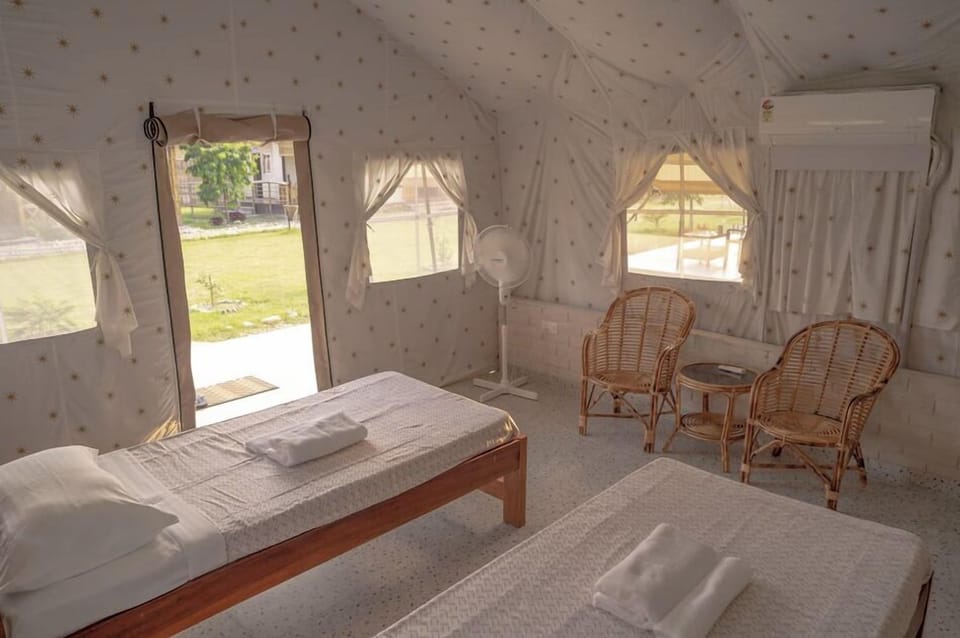 Deluxe Cottage, 2 Twin Beds | 1 bedroom, bed sheets