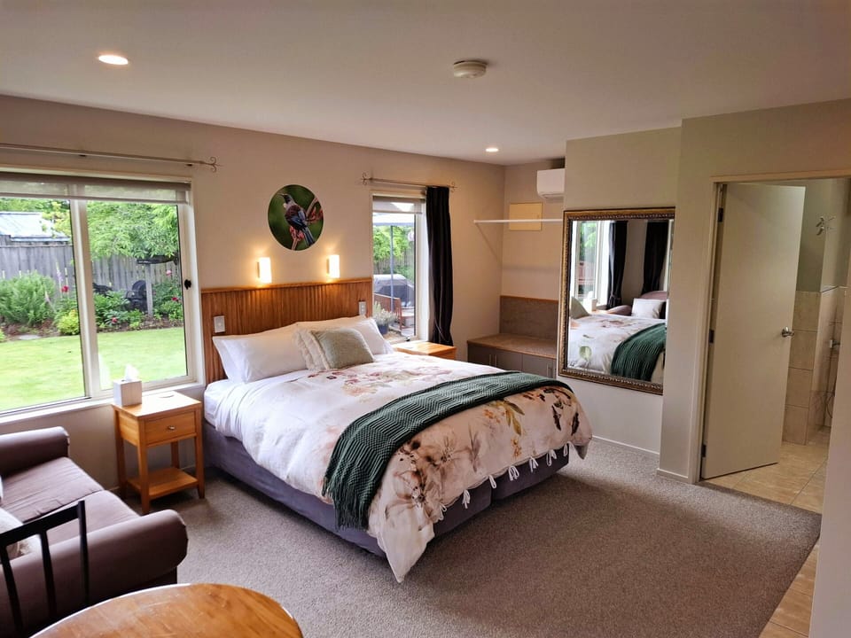 Superior Studio, Non Smoking, Kitchenette (Tui Room) | Premium bedding, iron/ironing board, WiFi (free), individually decorated