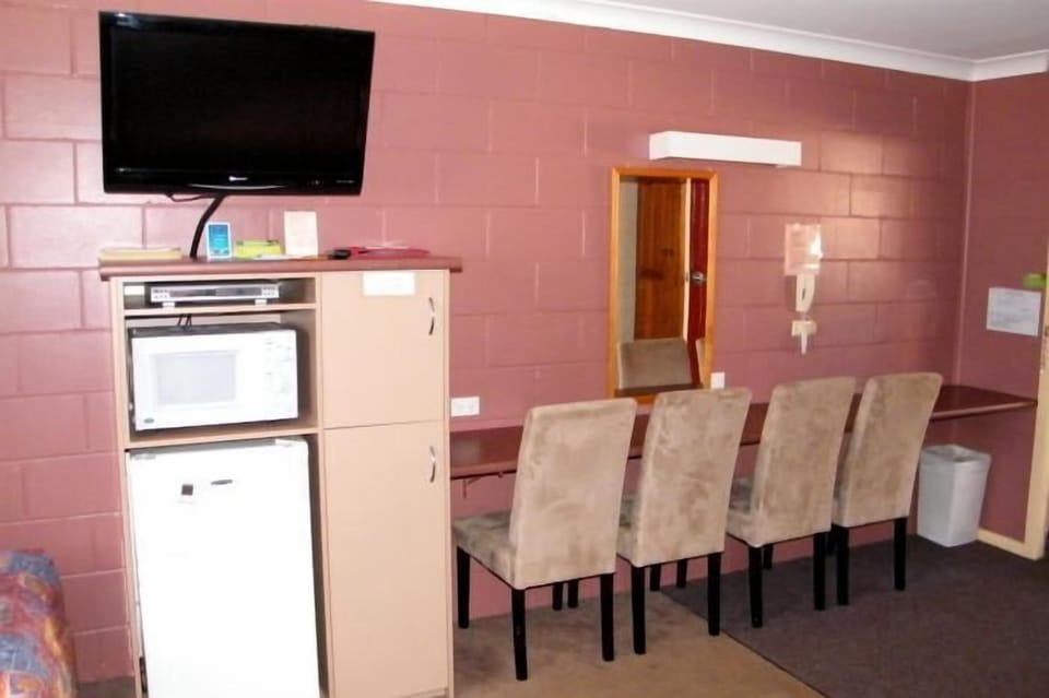 Fridge, electric kettle