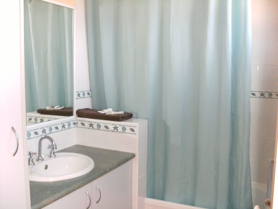 Regatta Point Holiday Park Campground/ 
RV Resort in New South Wales
