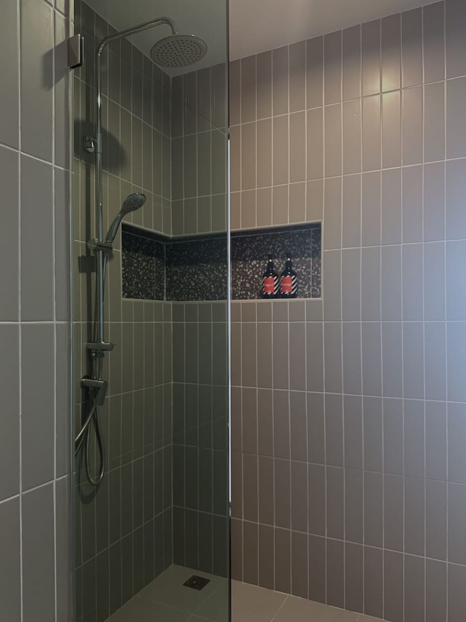Shower, rainfall showerhead, free toiletries, hair dryer