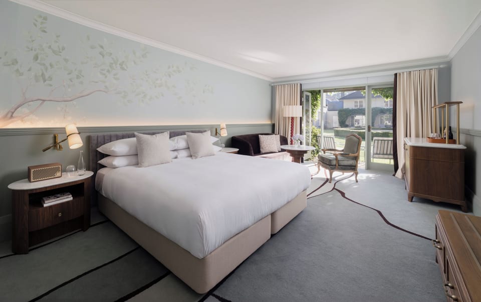 Garden Terrace | Minibar (some free items), in-room safe, blackout drapes