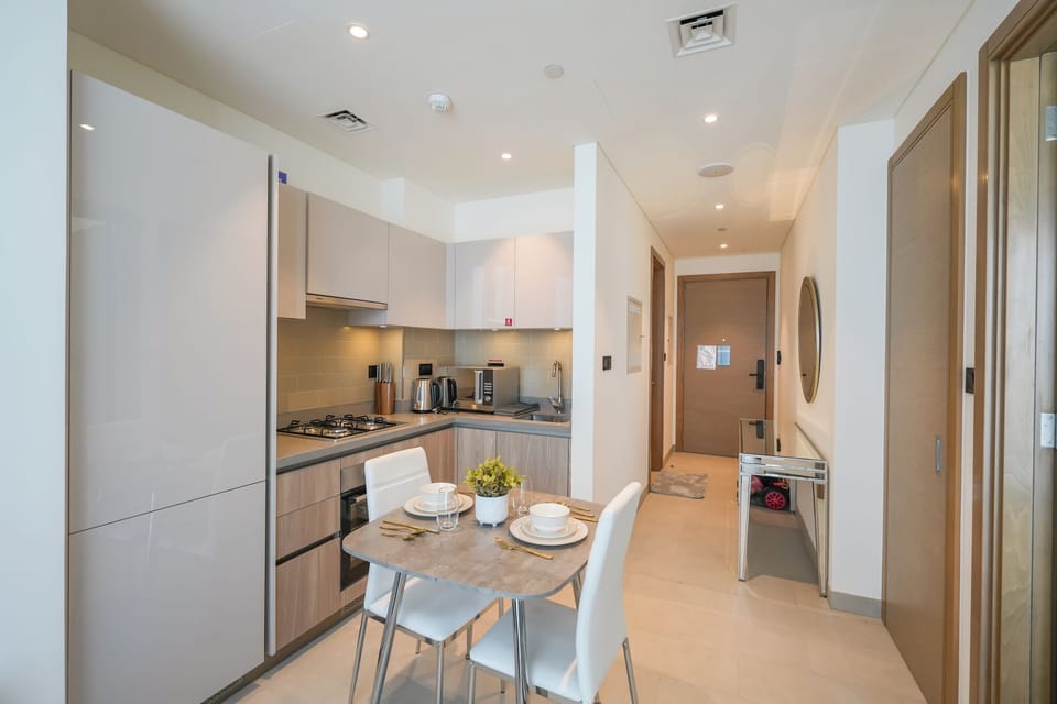 Classic Apartment | Private kitchen | Fridge, microwave, oven, stovetop