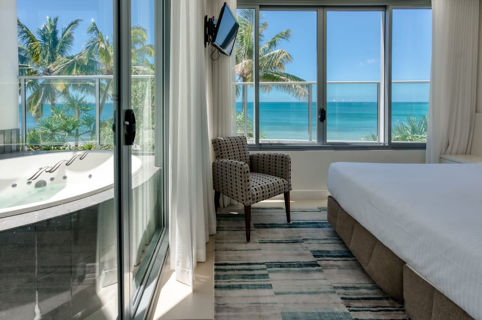 One Bedroom Beachfront Spa Penthouse | In-room safe, laptop workspace, blackout drapes, soundproofing