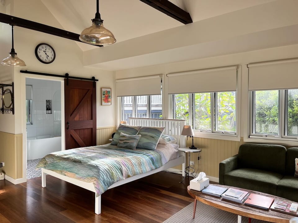 Luxury Cabin, 1 Queen Bed, Mountain View | Living area | 32-inch TV with digital channels, DVD player