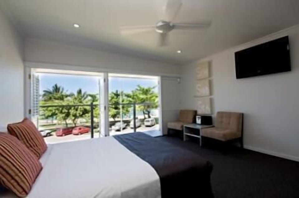 Premium Studio, Non Smoking, Kitchenette (Premium Ocean View) | Balcony
