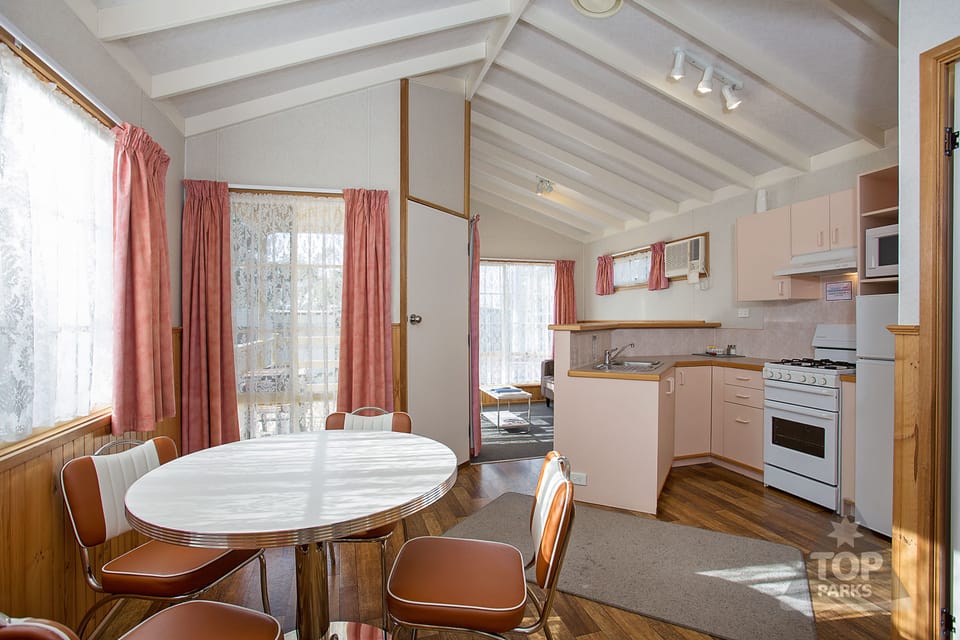 Superior Cabin, 1 Bedroom | Private kitchen | Fridge, microwave, oven, stovetop