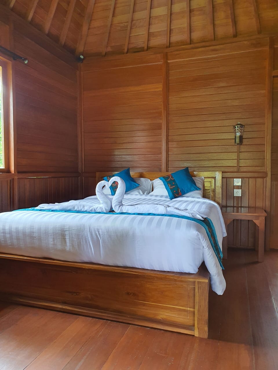 Classic Bungalow | Desk, WiFi (free), bed sheets