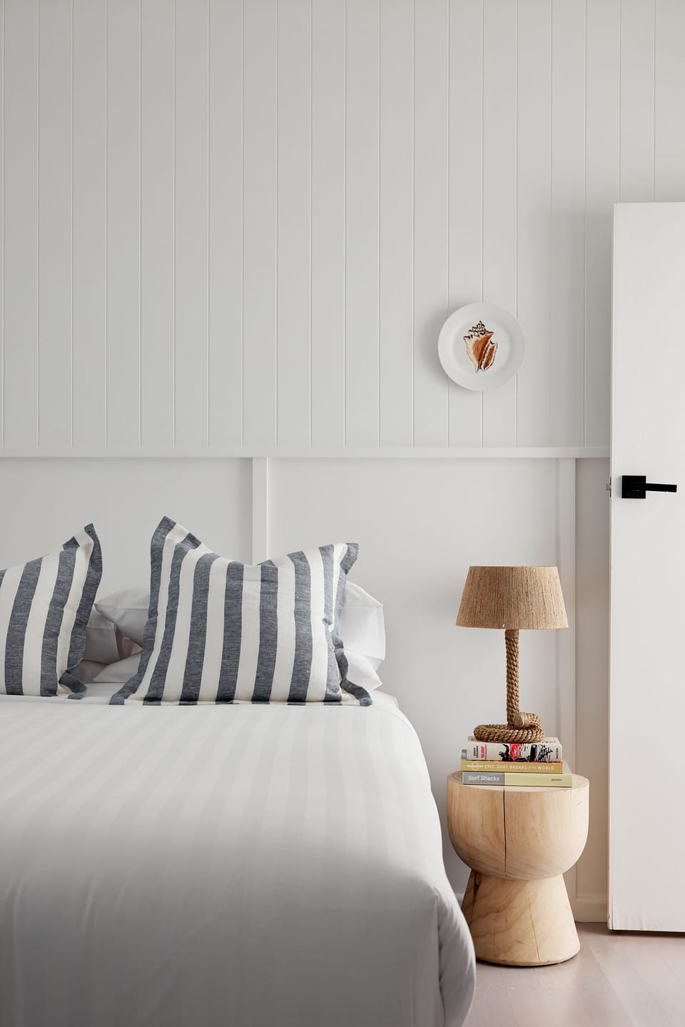 House | Premium bedding, desk, laptop workspace, WiFi (free)