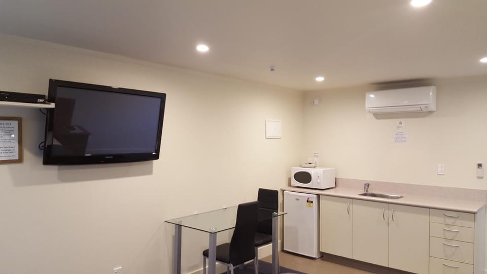 Executive King Studio Spa | Soundproofing, iron/ironing board, free WiFi, bed sheets