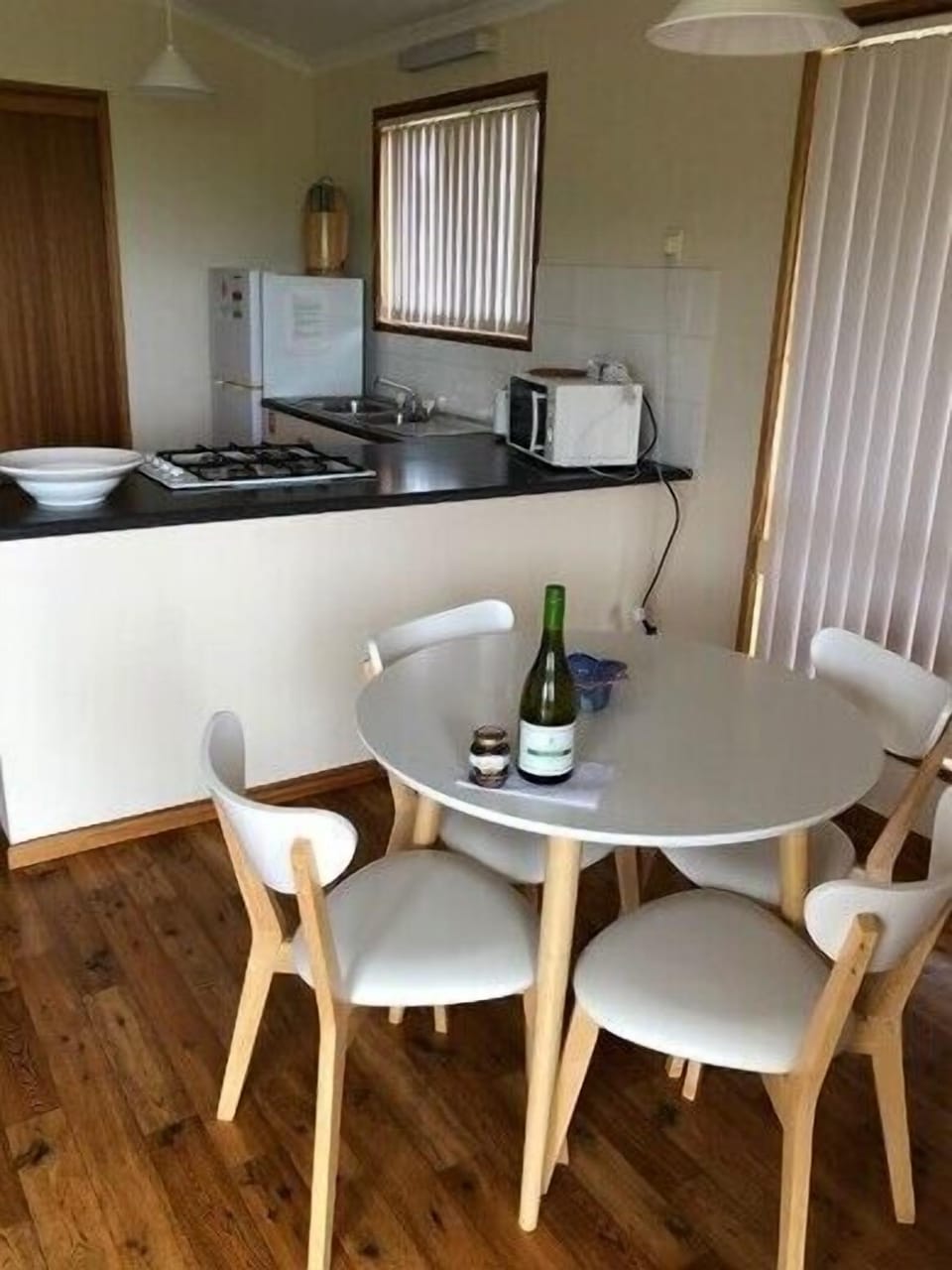 Standard Suite, 1 Bedroom, Kitchen (Cottage) | Private kitchen | Stovetop, electric kettle, toaster