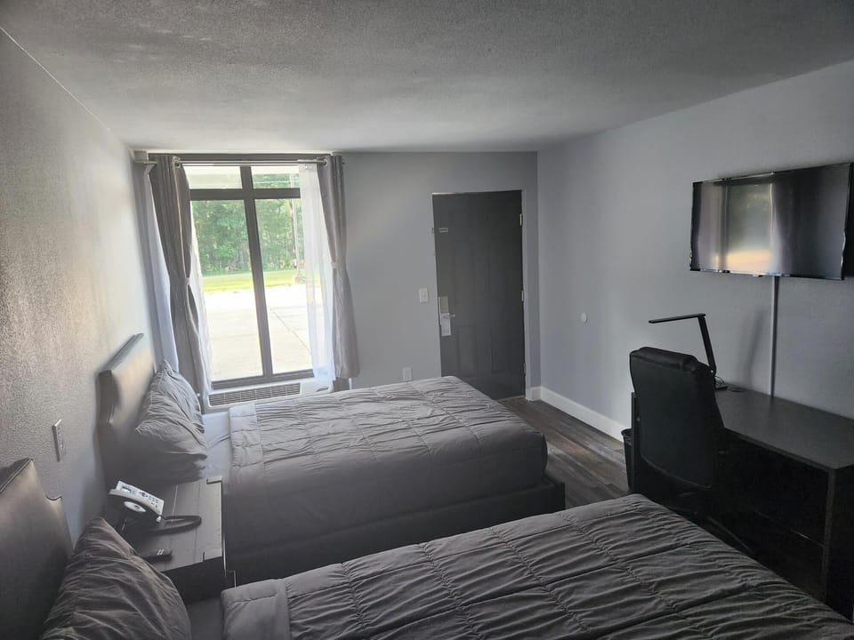 Economy Double Room | Desk, laptop workspace, free WiFi, bed sheets