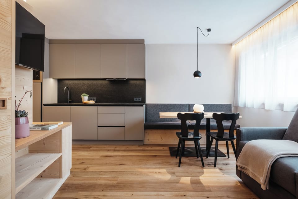 Shared fridge, espresso maker, coffee/tea maker, electric kettle