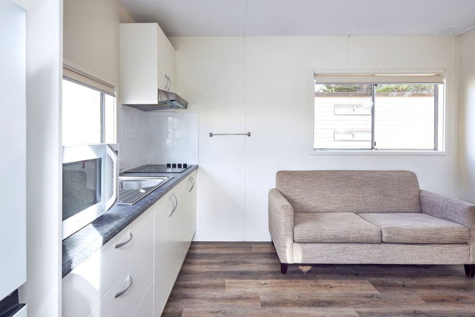Kosi Cabin | Private kitchen | Fridge, microwave, coffee/tea maker, electric kettle
