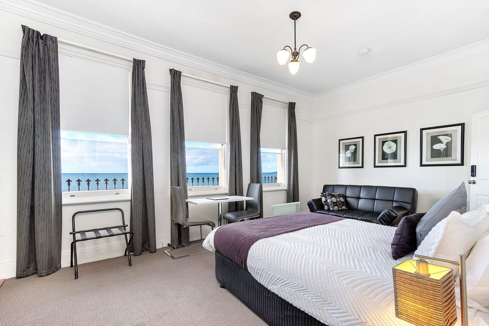 Waterfront Suite | Hypo-allergenic bedding, pillowtop beds, minibar, individually decorated