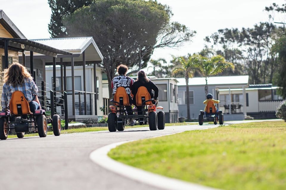 Barlings Beach Holiday Park Campground/ 
RV Resort in Tomakin