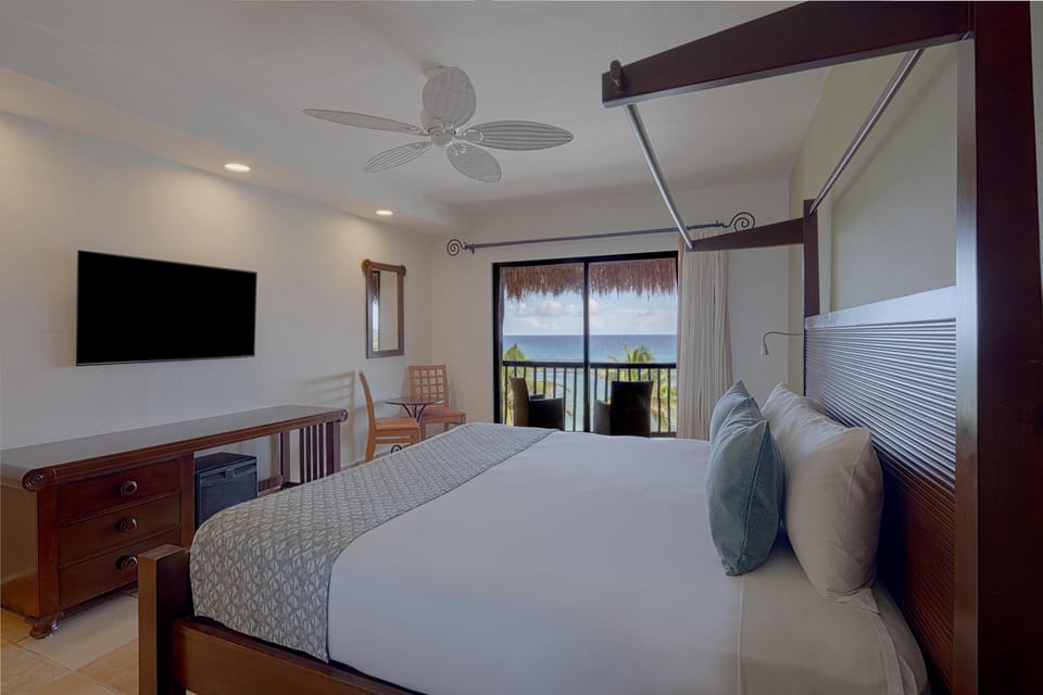 Premium Ocean Front | In-room safe, blackout drapes, iron/ironing board, free WiFi