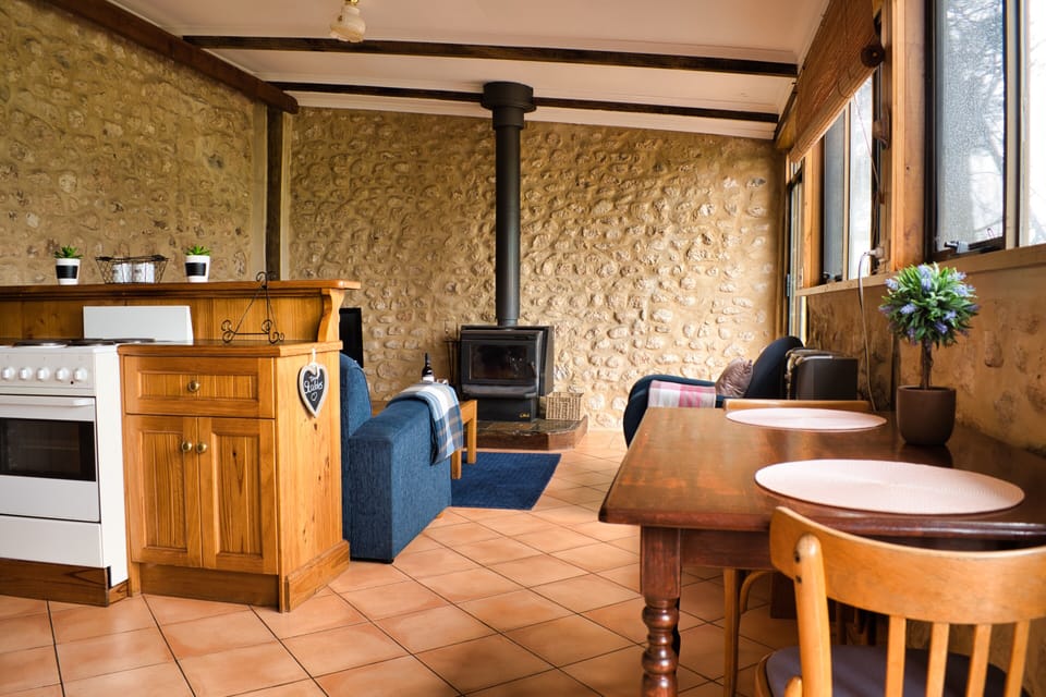 Romantic Cottage, 1 Bedroom, Fireplace, Partial Ocean View | Bed sheets, wheelchair access