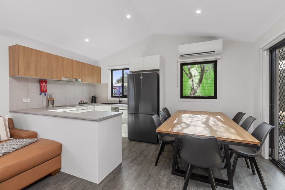 Superior Cabin, 3 Bedrooms | Iron/ironing board, cribs/infant beds, free WiFi, bed sheets