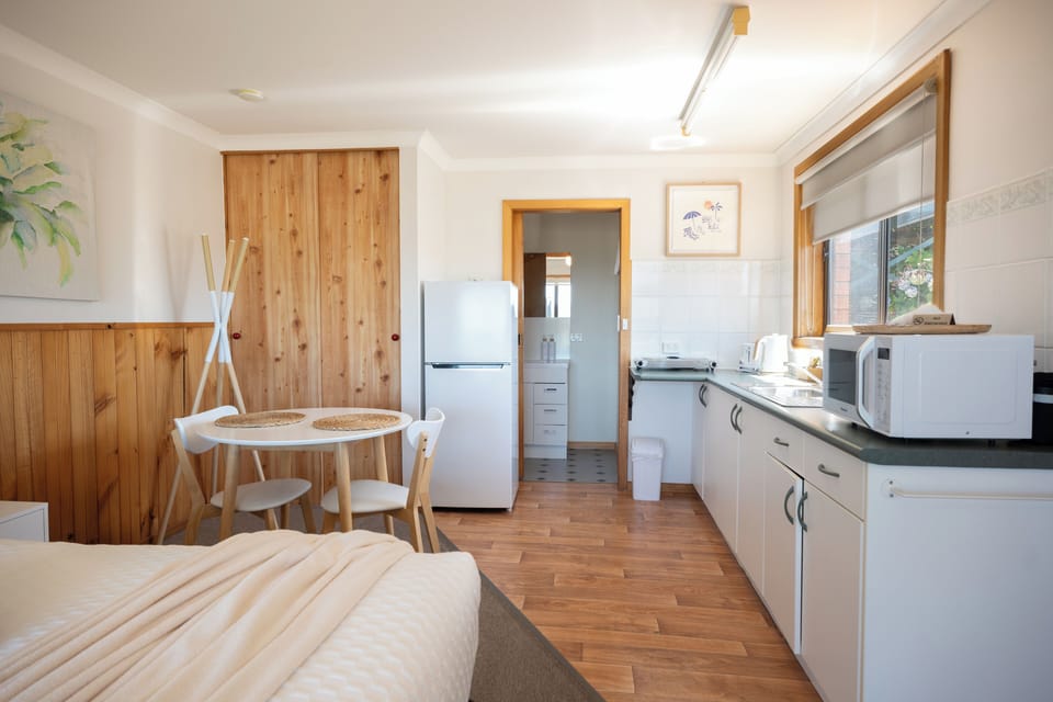 Premium Studio, 1 Queen Bed, Non Smoking, Ocean View | Private kitchenette | Full-size fridge, microwave, stovetop, coffee/tea maker