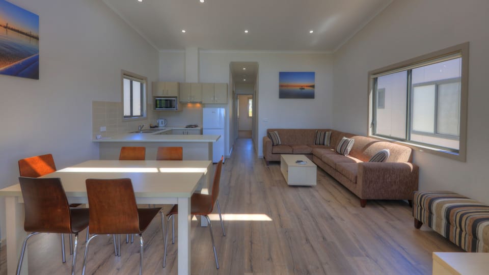 3 Bedroom 2 Bathroom Waterfront Deluxe Cabin | Living area | LCD TV