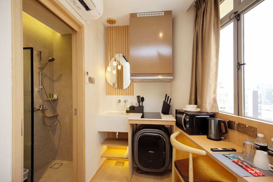 Deluxe Single Studio | Private kitchen | Fridge, microwave, stovetop